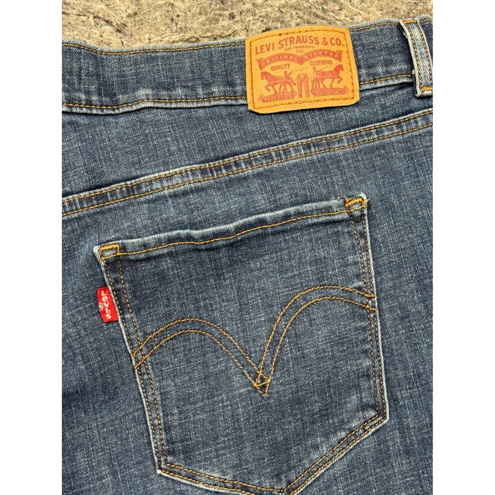 Levis Classic Short Womens 32 Blue Denim Medium Wash Stretch Jean Shorts 29694 - Picture 10 of 10